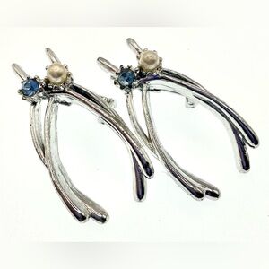 Vintage Pair of Silver Tone Wishbone
Brooch Pins with Faux Pearl & Blue Crystal